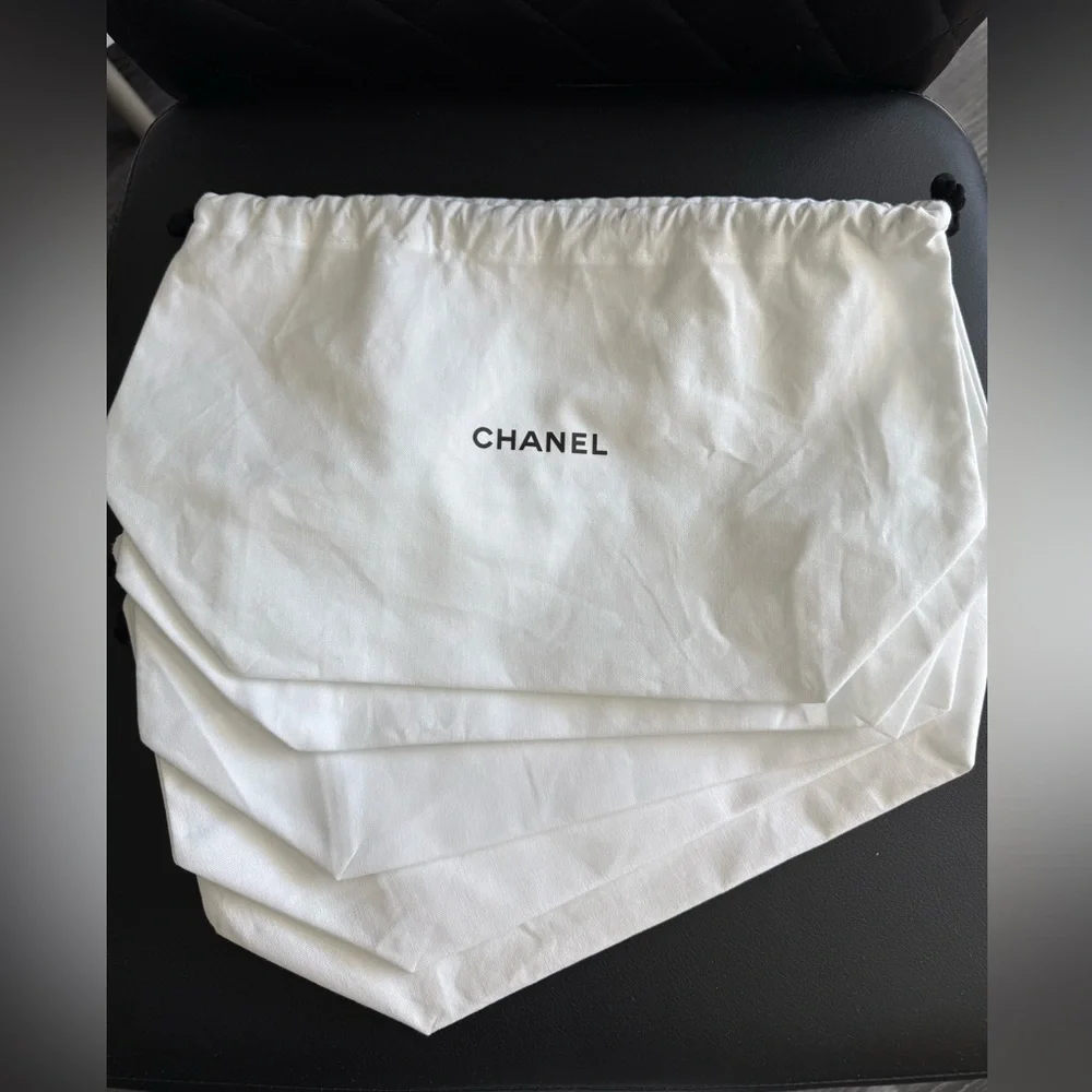 Set of 5 Chanel dusters / pouches / cosmetics bags - Picture 2 of 2